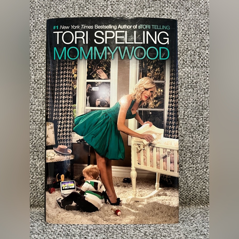 Mommywood by Tori Spelling (HARDCOVER)